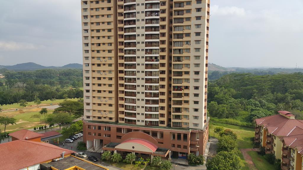 Famosa D Savoy 3-Bedroom Condo In Alor Gajah Malacca Екстериор снимка